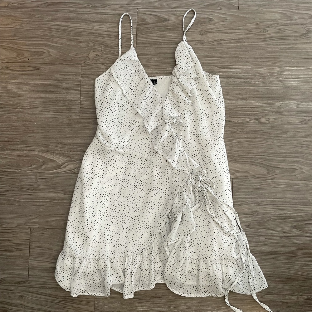 Windsor white & black polka dot tie wrap dress Size S